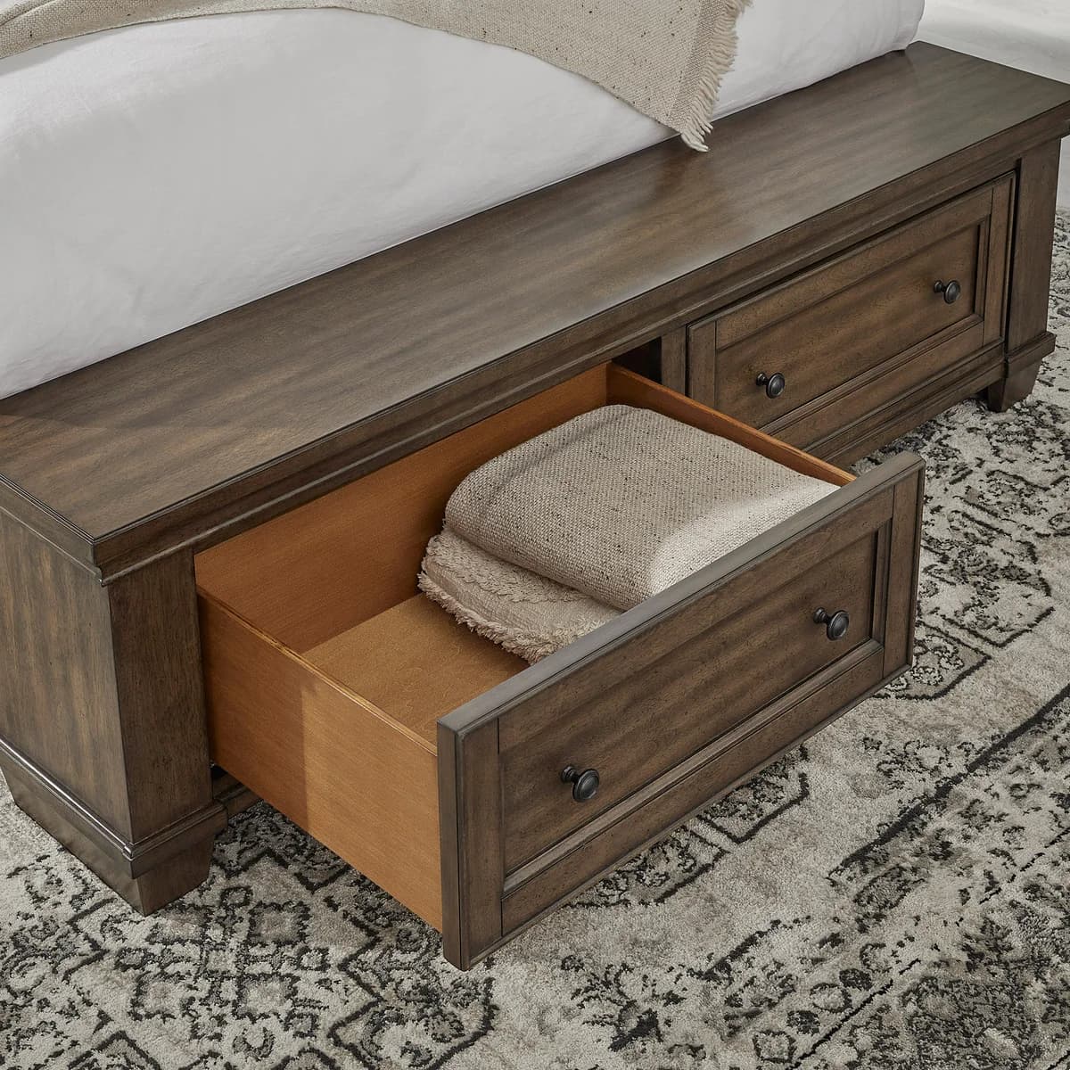 Charleigh Storage Bed, Queen image 4