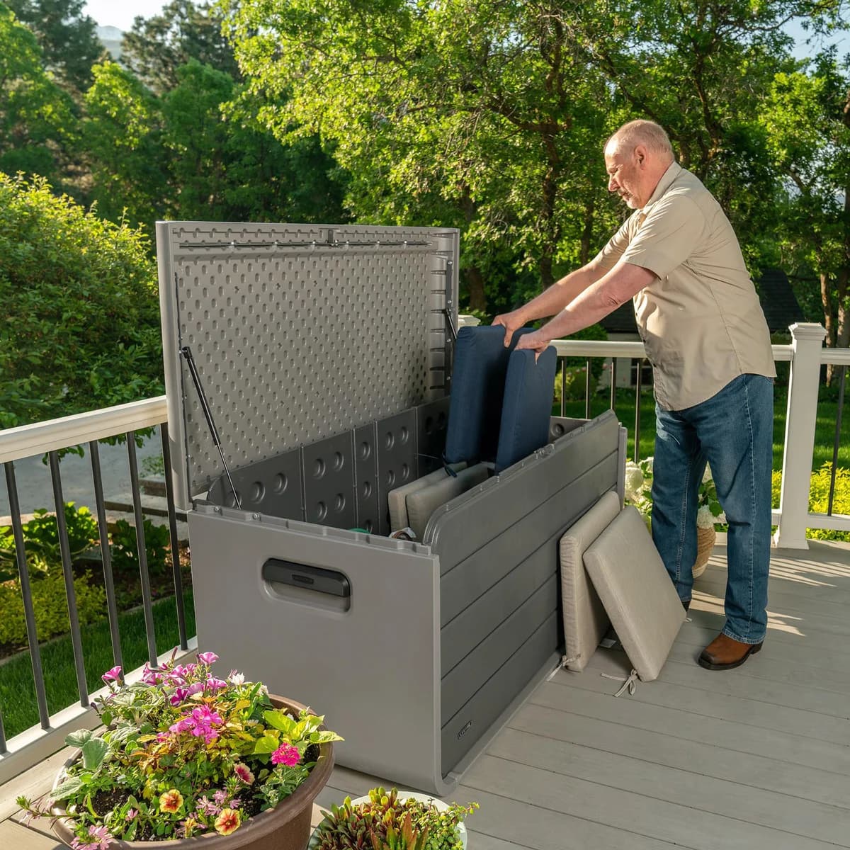 Lifetime 165-Gallon Deck Box image 2