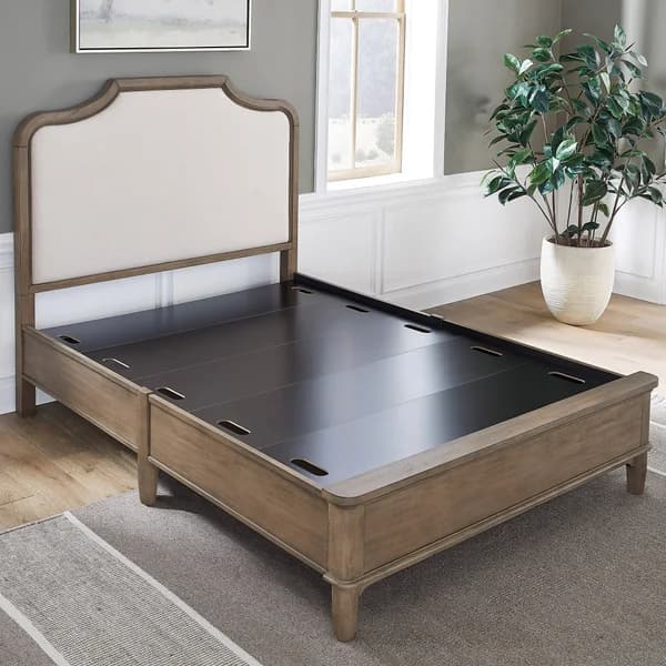 Universal Broadmoore Lila Bed, King image 4