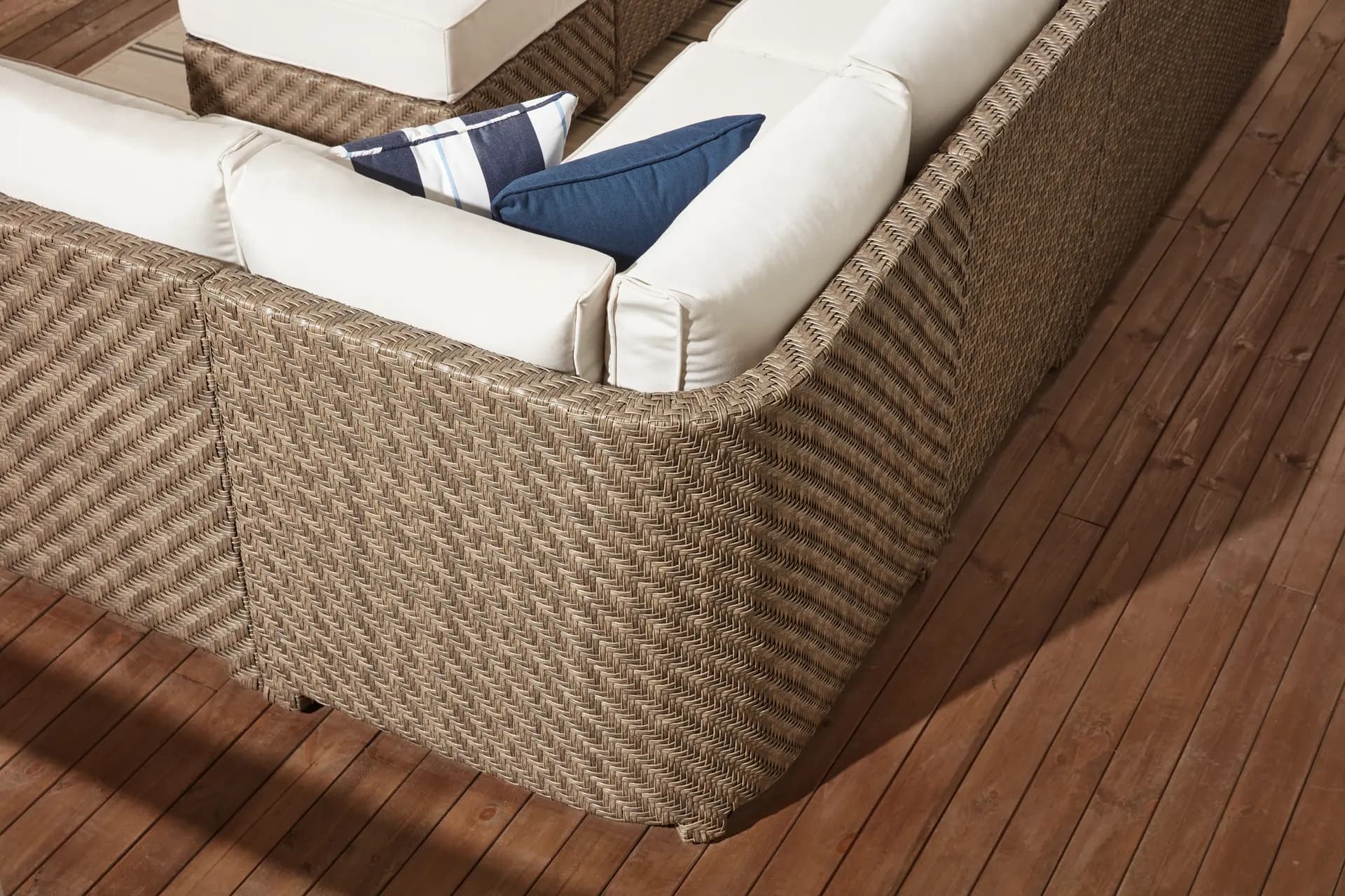 Nolan 6-piece Outdoor Patio Modular Sectional Set image 3