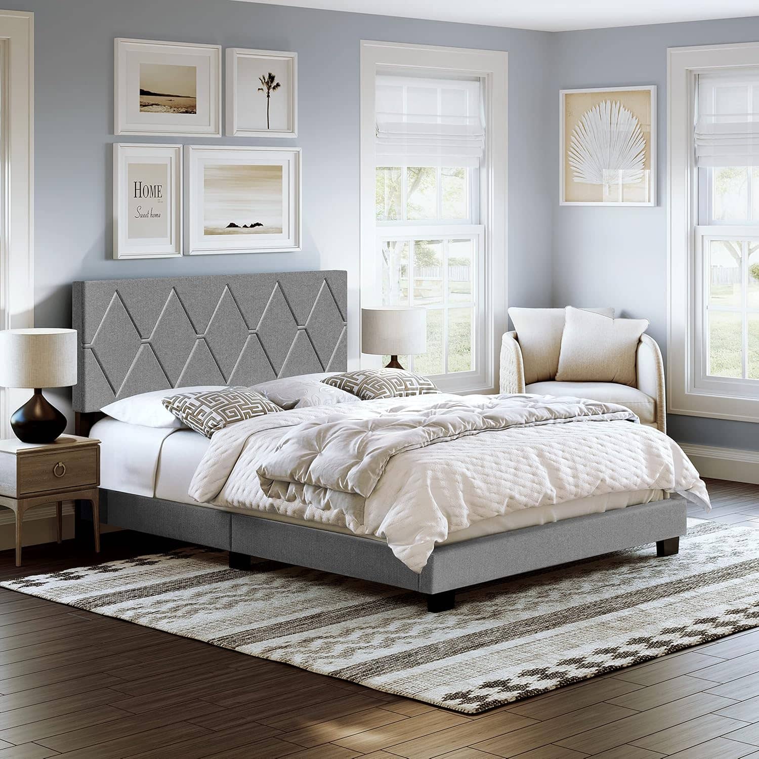 King Diamond-Tufted Upholstered Bed in Grey