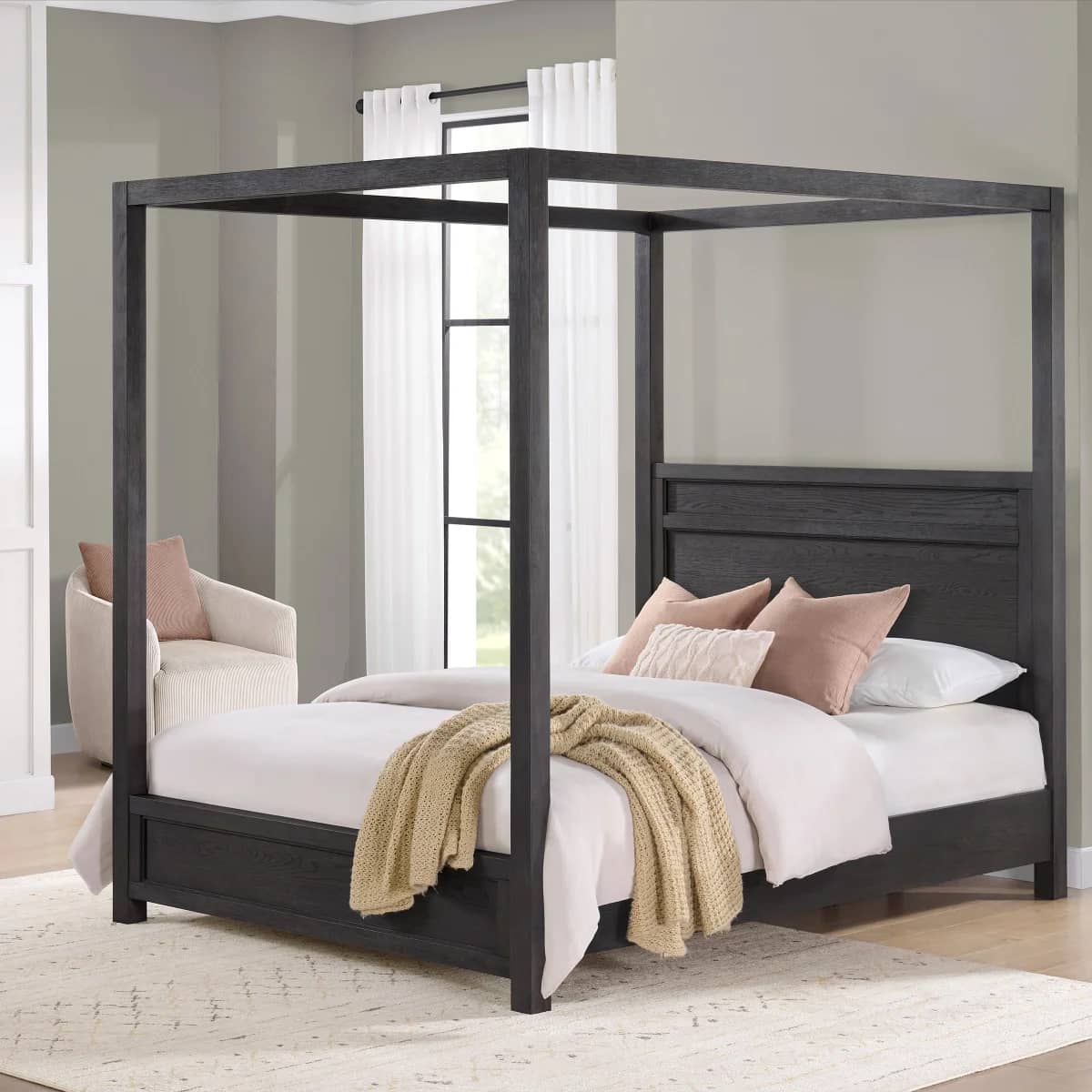 Bellevue Canopy Bed, Queen